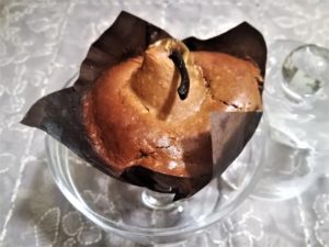 Muffin con pere e cioccolato, un ripieno dolce e delizioso.